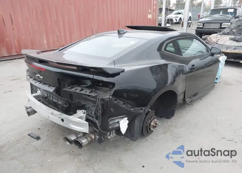 2018 Chevrolet Camaro Zl1 z USA, uszkodzony, nr VIN 1G1FK1R66J0112295